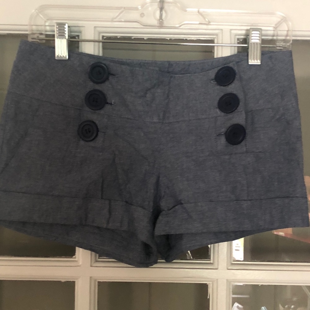 EUC forever 21 front button chambray shorts. XS